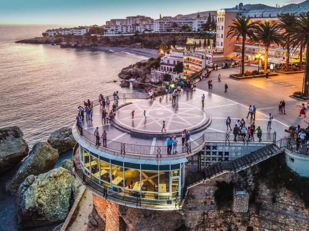 Atico En Mar De Nerja Lägenhet Exteriör bild