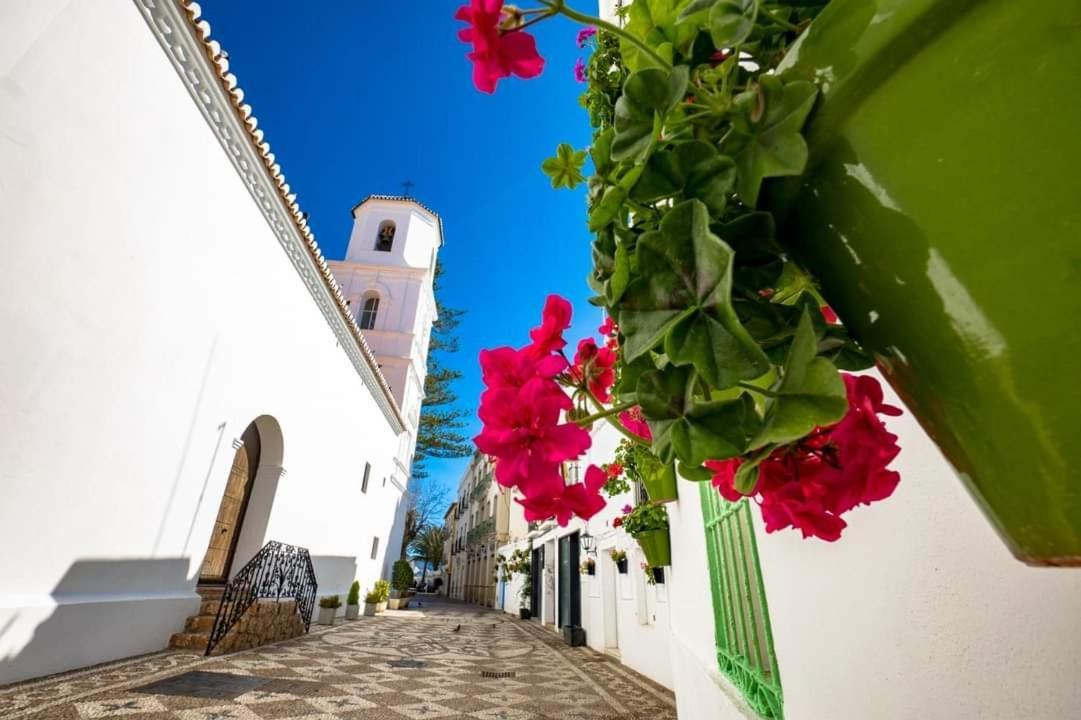 Atico En Mar De Nerja Lägenhet Exteriör bild